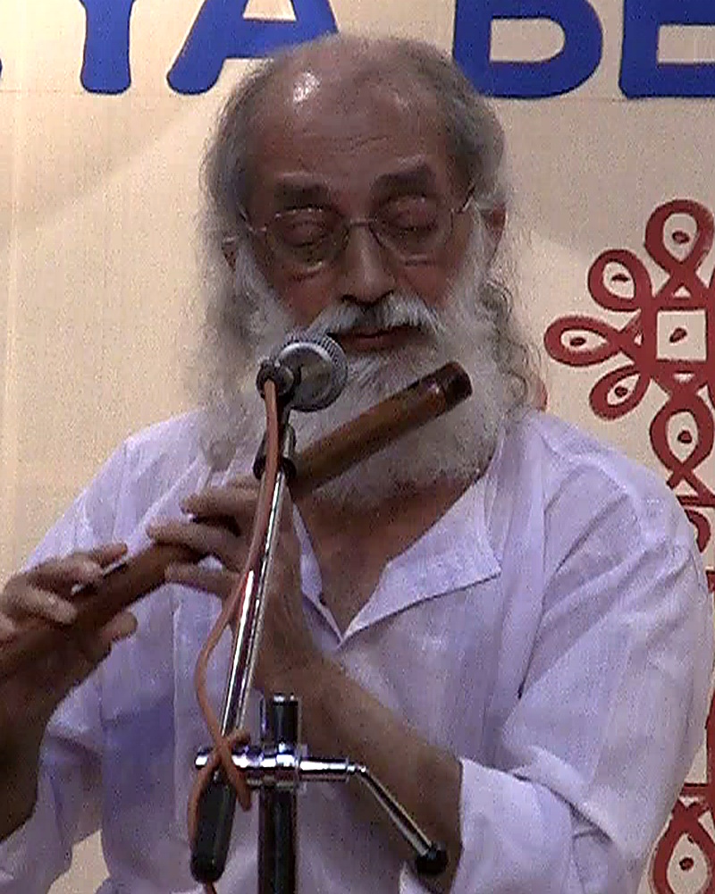 Vidwan K. S. Gopalakrishnan with flute in concert, Bangalore 2010